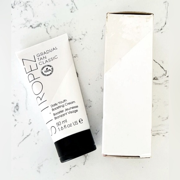 St.Tropez Gradual Tan Classic - Daily Youth Boosting Cream - Picture 5 of 7